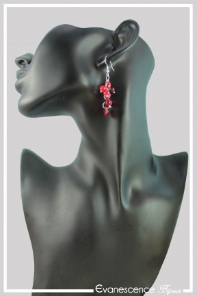 boucles-d-oreilles-chaine-capucine-couleur-rouge-portees