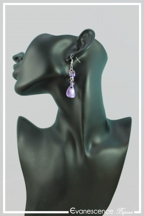 boucles-d-oreilles-chaine-penelope-couleur-violet-portees