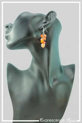 boucles-d-oreilles-chaine-mandoline-couleur-orange-portees