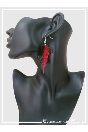 boucles-d-oreilles-en-aluminium-glena-couleur-noir-et-rouge-portees