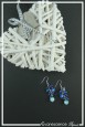 boucles-d-oreilles-chaine-mandoline-couleur-bleu-sur-fond-noir