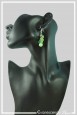 boucles-d-oreilles-chaine-isis-couleur-vert-portees