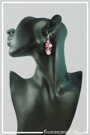 boucles-d-oreilles-chaine-mandoline-couleur-fuchsia-et-rose-portees