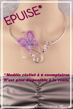 collier-en-aluminium-kami-couleur-blanc-et-lilas-porte