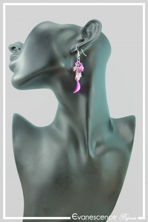 boucles-d-oreilles-chaine-penelope-couleur-fuchsia-portees