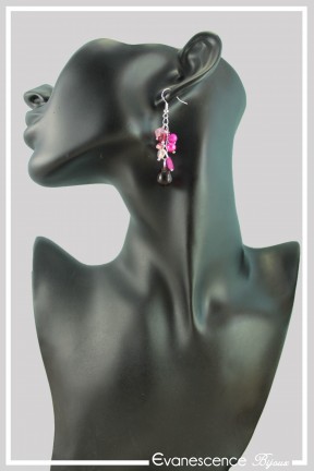 boucles-d-oreilles-chaine-alizee-couleur-fuchsia-portees