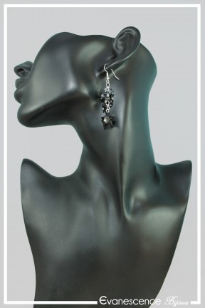 boucles-d-oreilles-chaine-voxane-couleur-noir-portees