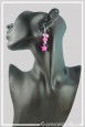 boucles-d-oreilles-chaine-voxane-couleur-fuchsia-portees