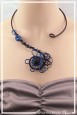 collier-en-aluminium-brit-couleur-noir-et-bleu-porte