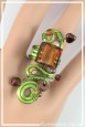 bague-reglable-en-aluminium-bamba-couleur-vert-et-marron-portee-zoom