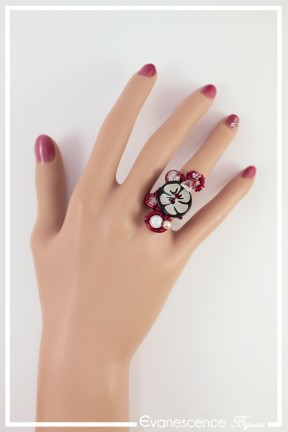bague-reglable-en-aluminium-yona-couleur-rouge-et-blanc-portee