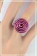 bague-reglable-en-aluminium-pastille-couleur-aubergine-portee-zoom