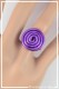 bague-reglable-en-aluminium-pastille-couleur-violet-portee-zoom