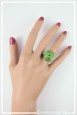 bague-reglable-en-aluminium-pastille-couleur-vert-pomme-portee