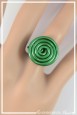 bague-reglable-en-aluminium-pastille-couleur-vert-portee-zoom