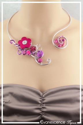 collier-en-aluminium-garmin-couleur-argent-et-fuchsia-porte