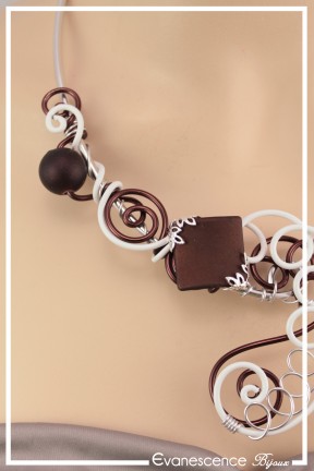 collier-en-aluminium-degas-couleur-chocolat-et-blanc-zoom