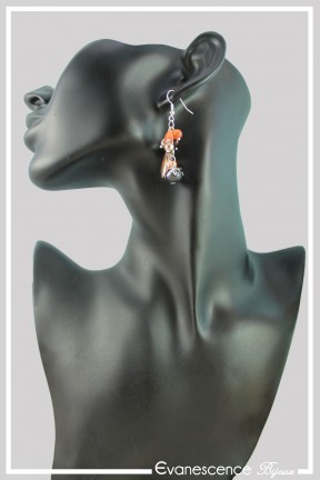 boucles-d-oreilles-chaine-pandora-couleur-noir-bronze-et-orange-portees