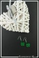 boucles-d-oreilles-en-aluminium-pastille-couleur-vert-sur-fond-noir