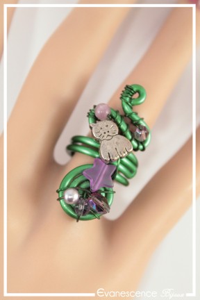 bague-reglable-en-aluminium-juju-couleur-vert-et-violet-portee-zoom