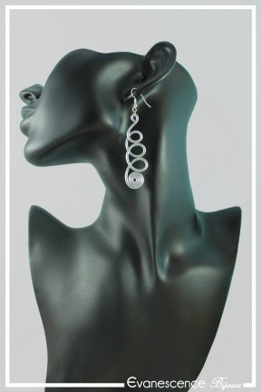 boucles-d-oreilles-en-aluminium-dipsy-couleur-argent-portees