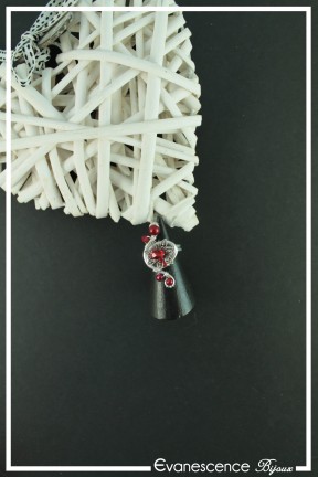 bague-reglable-en-aluminium-tania-couleur-argent-et-rouge-sur-fond-noir