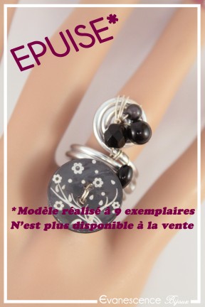 bague-reglable-en-aluminium-belinda-couleur-argent-et-noir-portee-zoom