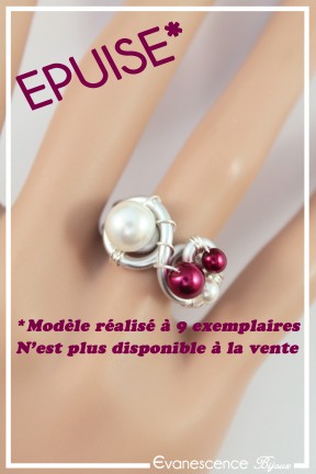 bague-reglable-en-aluminium-margot-couleur-blanc-et-rouge-portee-zoom