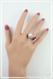 bague-reglable-en-aluminium-margot-couleur-blanc-et-rouge-portee