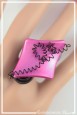 bague-reglable-en-aluminium-gina-couleur-noir-et-fuchsia-portee-zoom