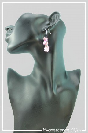 boucles-d-oreilles-chaine-willow-couleur-fuchsia-et-rose-portees