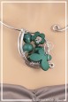 collier-en-aluminium-virgule-couleur-argent-et-emeraude-zoom