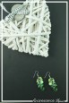 boucles-d-oreilles-chaine-marley-couleur-vert-sur-fond-noir