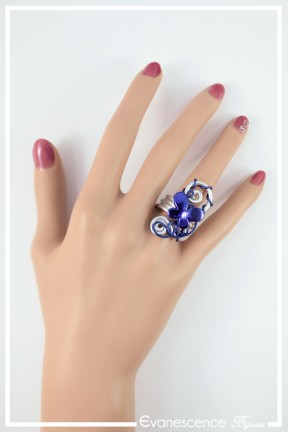 bague-reglable-en-aluminium-nini-couleur-argent-et-bleu-portee