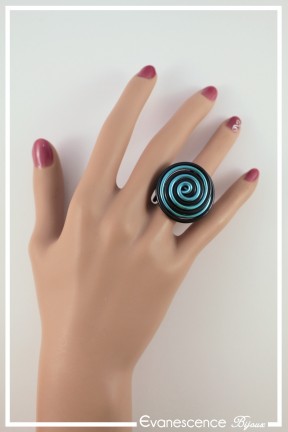 bague-reglable-en-aluminium-spice-couleur-noir-et-turquoise-portee