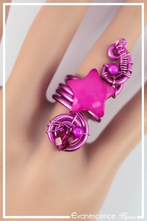 bague-reglable-en-aluminium-voxane-couleur-fuchsia-portee-zoom