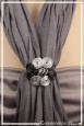 pince-a-foulard-en-aluminium-caprice-couleur-argent-et-noir-portee