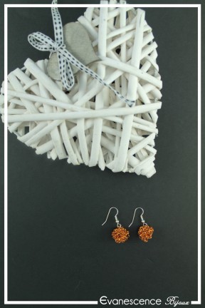 boucles-d-oreilles-en-fil-de-cuivre-adonis-couleur-orange-sur-fond-noir