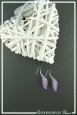 boucles-d-oreilles-chaine-frisouille-couleur-lilas-sur-fond-noir