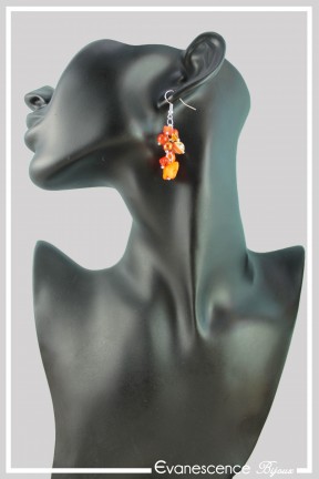 boucles-d-oreilles-chaine-willow-couleur-orange-portees