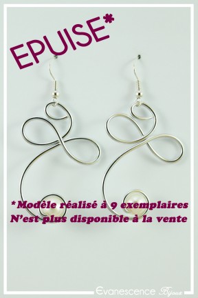 boucles-d-oreilles-en-aluminium-fila-couleur-argent-et-ivoire