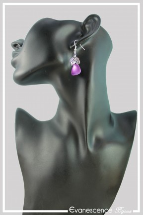 boucles-d-oreilles-chaine-capri-couleur-violet-portees