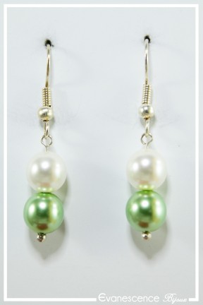 boucles-d-oreilles-sur-clous-margot-couleur-blanc-et-vert-anis