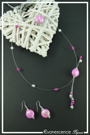 parure-de-bijoux-gemina-couleur-fuchsia-et-argent-sur-fond-noir