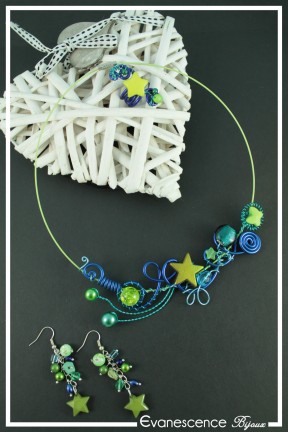 parure-de-bijoux-patou-couleur-bleu-et-vert-sur-fond-noir