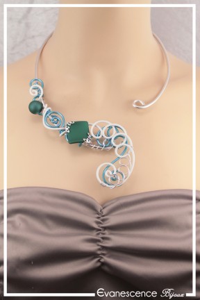 parure-de-bijoux-degas-couleur-turquoise-et-blanc-collier
