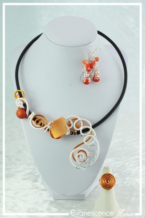 parure-de-bijoux-fusain-couleur-orange-et-blanc