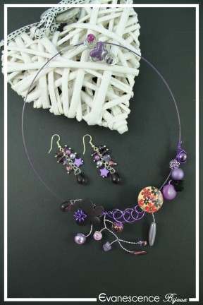 parure-de-bijoux-aya-couleur-violet-sur-fond-noir