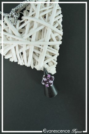 bague-reglable-avec-support-pandora-couleur-violet-sur-fond-noir