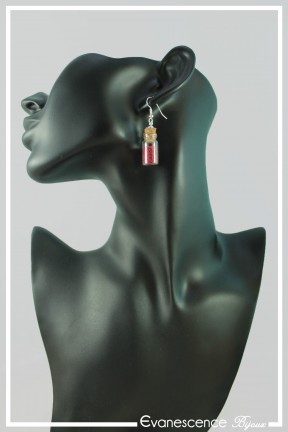 boucles-d-oreilles-fiole-falcon-couleur-rouge-microbilles-portees